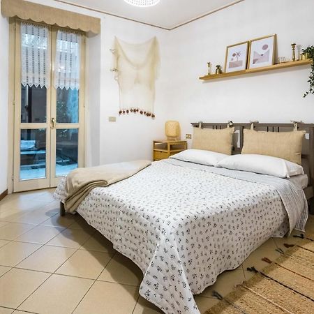 Lago Azzurro Apartment Варенна Екстер'єр фото