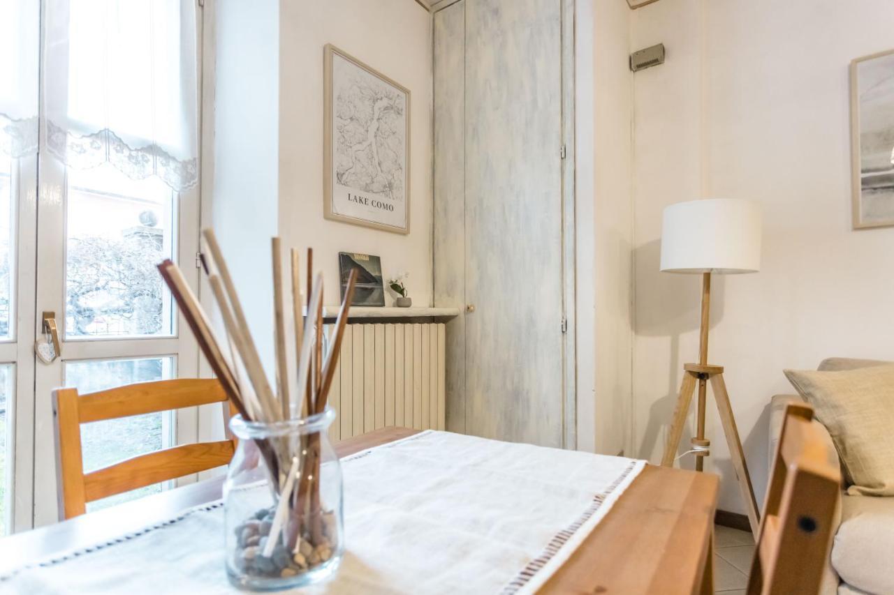 Lago Azzurro Apartment Варенна Екстер'єр фото