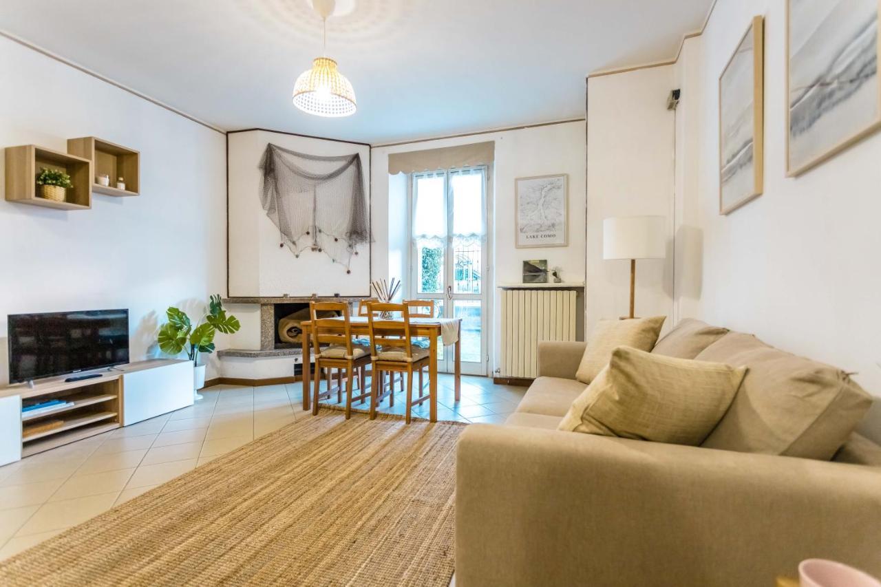 Lago Azzurro Apartment Варенна Екстер'єр фото