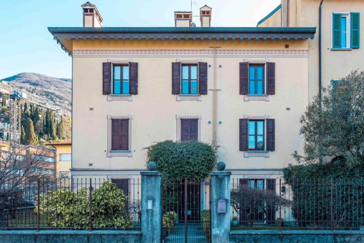 Lago Azzurro Apartment Варенна Екстер'єр фото